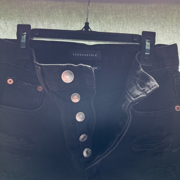 LIKE NEW Aeropostale 90’s High Rise Cutoff Short - Picture 4 of 7